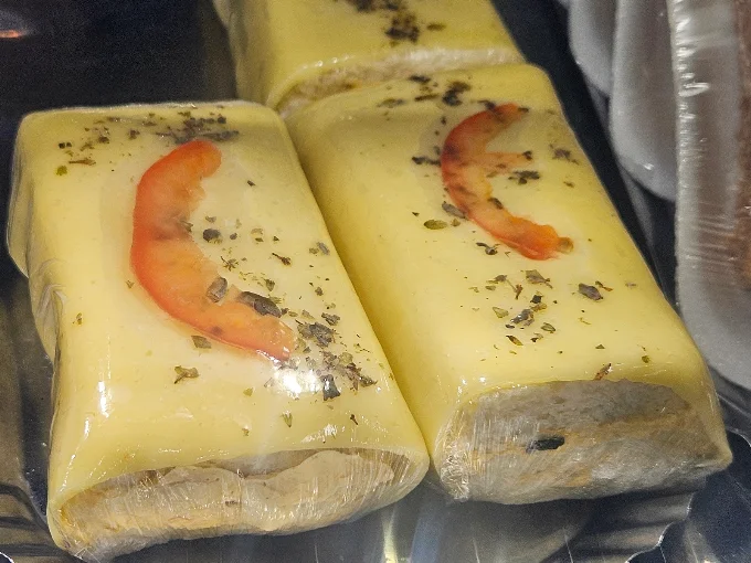 Sanduíches naturais embalados do café da manhã da Pão & Cia Gourmet