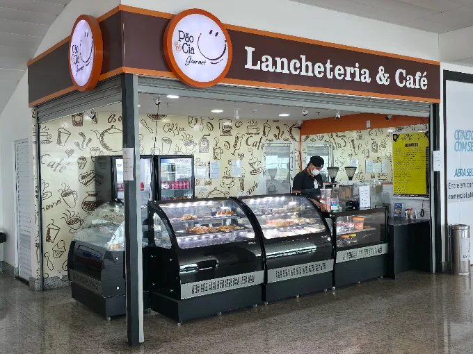 Lancheteria Pão & Cia Gourmet na sala de embarque do Aeroporto de Macapá